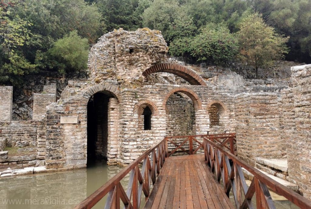 Restos arqueológicos en el Parque Nacional de Butrinto, en Albania
