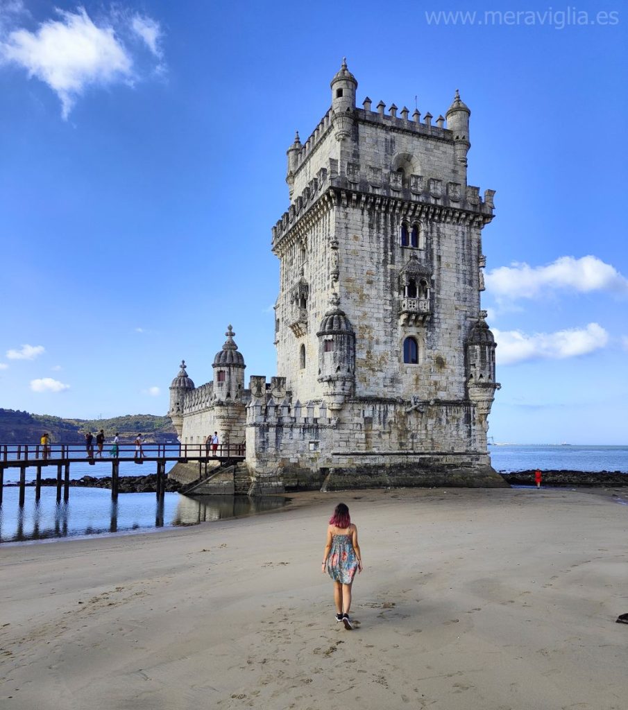 Torre de Belém con la marea baja.