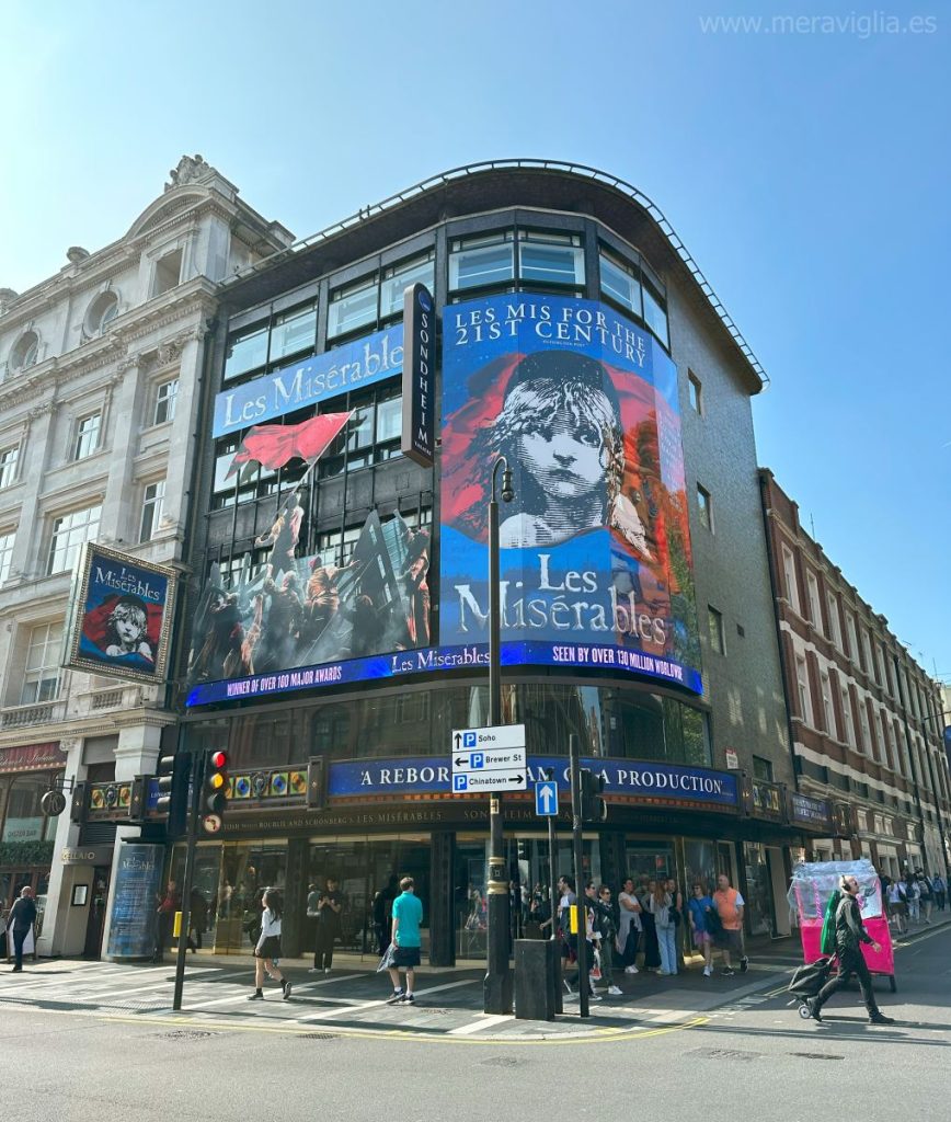 Queen's Theatre, el teatro de Londres donde se representa el musical de Los Miserables.