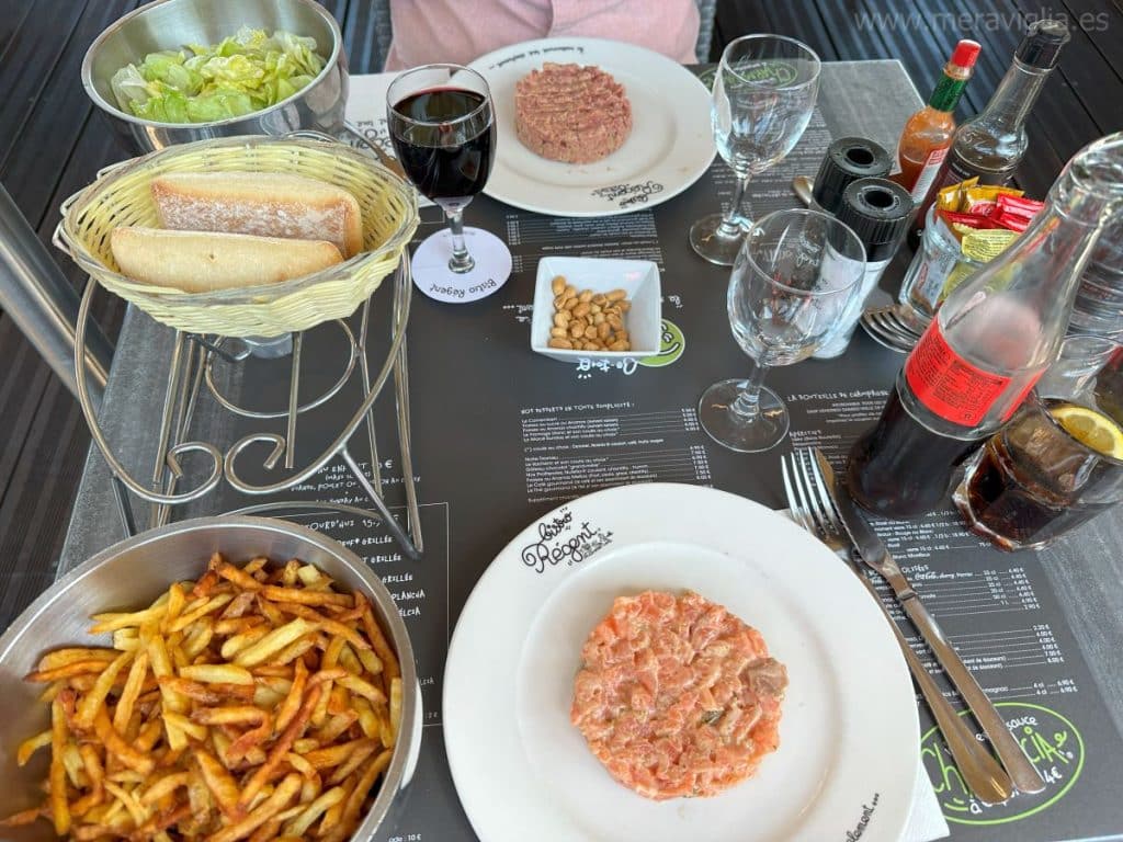 Platos que conforman el menú del día de Le Bistró Regent, en Burdeos.