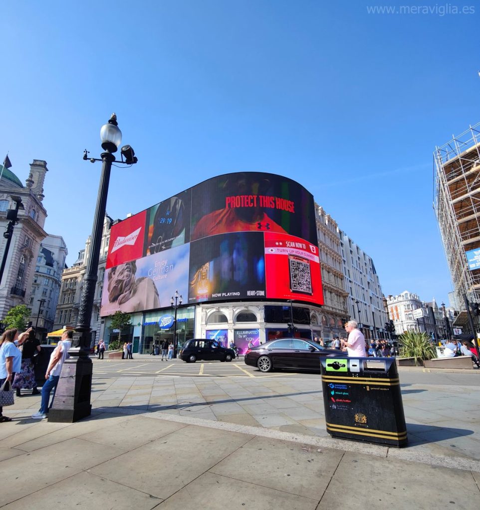 Piccadilly Lights, las pantallas publicitarias de Piccadilly Circus, en Londres.